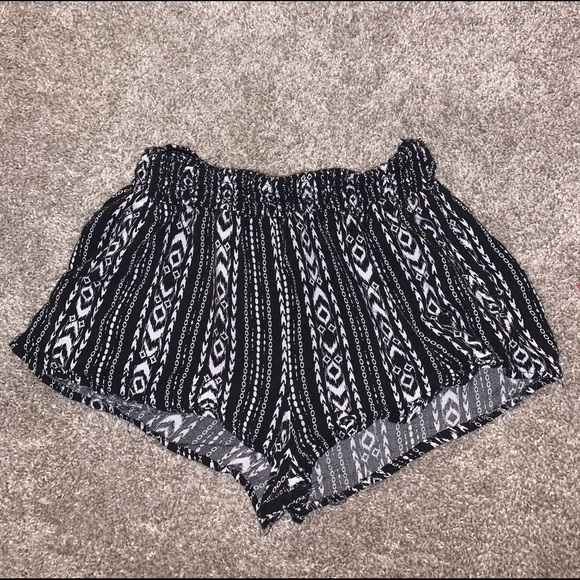 Rue 21 Black & White Rayon High Waist shorts sz XS - Picture 3 of 8